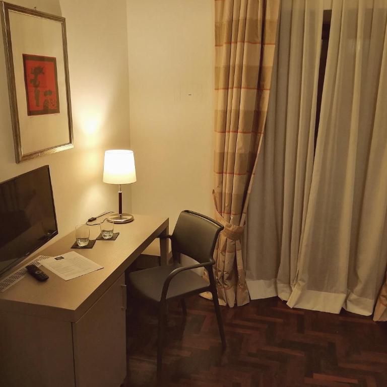 Locanda Giustini - Camera Standard Matrimoniale/Doppia con Letti Singoli - 2