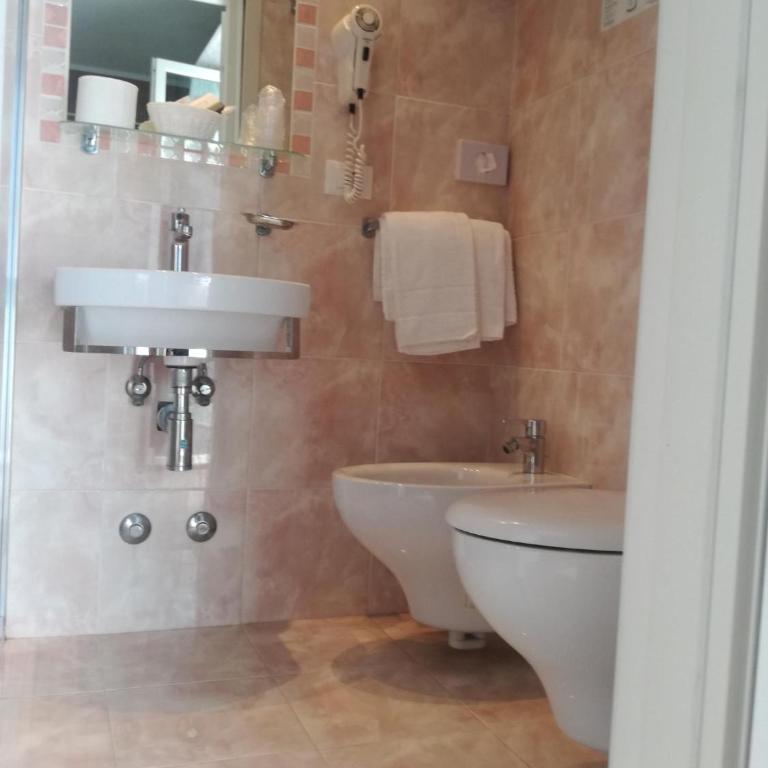 Hotel Verdi - Camera Familiare Standard - 21
