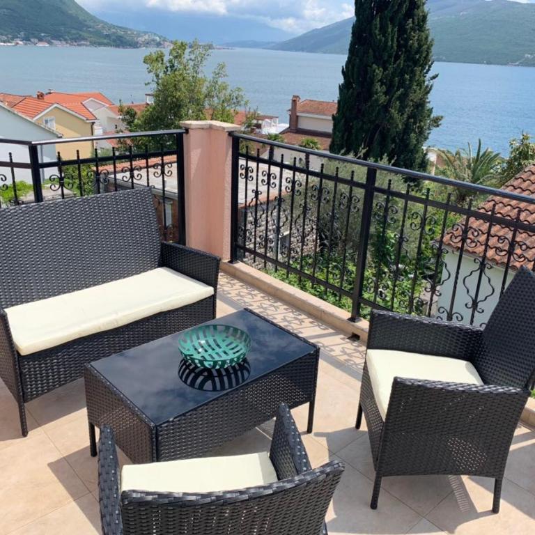 Monteview Loft Apartment - Studio Apartment with Sea View - 7