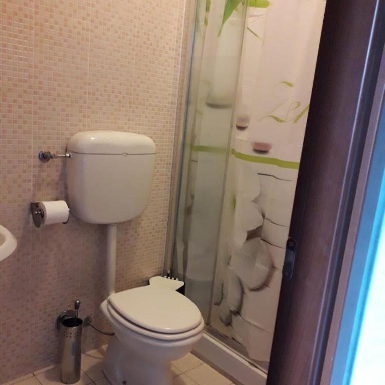 Botel Inn - Camera Tripla - 2
