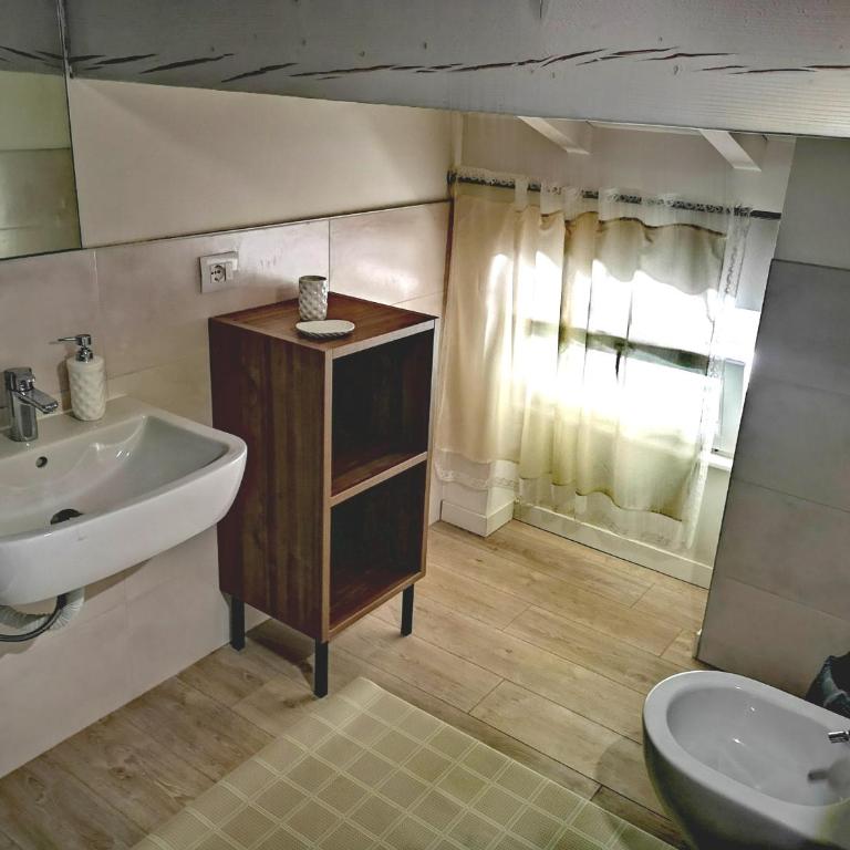 Carrera Home Appartamenti Verona - Bike Hotel - Camera Tripla - 2