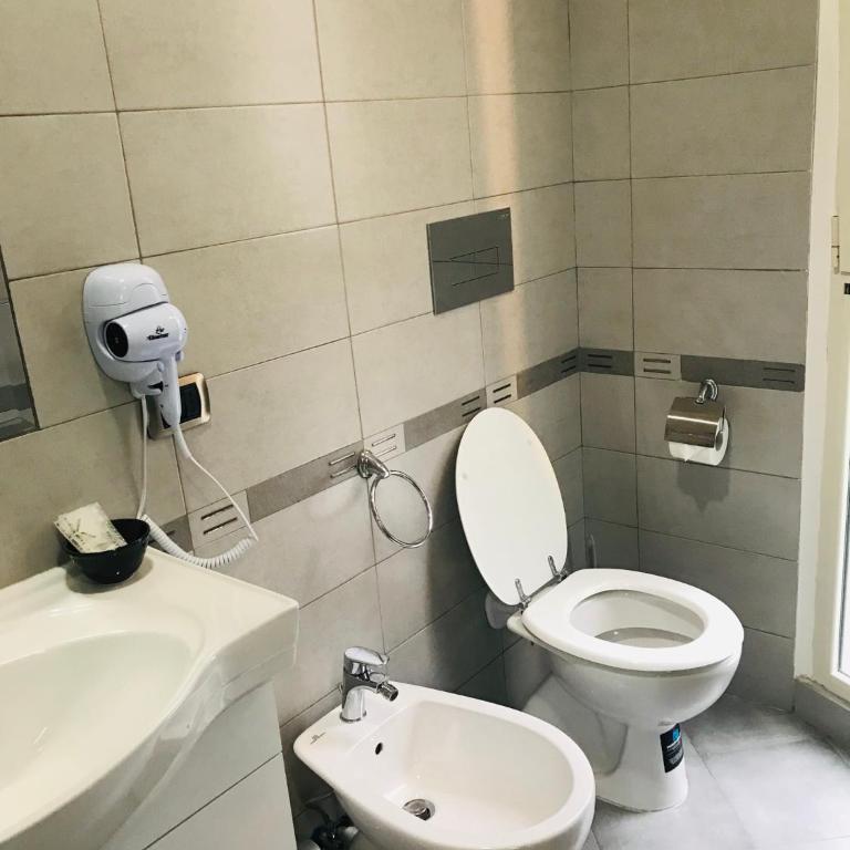 Vacanze Partenopee - Double Room with Private Bathroom - 6