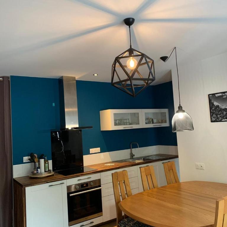 Appartement rénové & calme - Centre-ville 4 à 6 Pers - 2eme Étage Cuisine Équipée- Linge et Ménage en option - Appartement 2 Chambres - 1