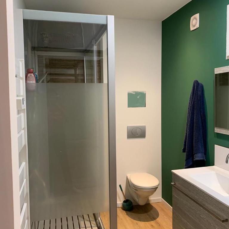 Appartement rénové & calme - Centre-ville 4 à 6 Pers - 2eme Étage Cuisine Équipée- Linge et Ménage en option - Appartement 2 Chambres - 12