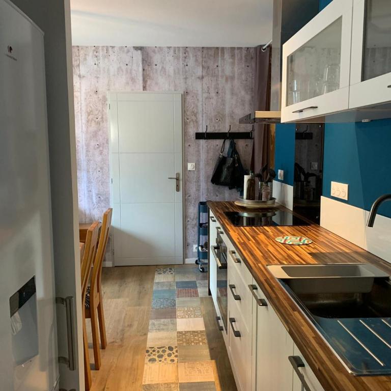 Appartement rénové & calme - Centre-ville 4 à 6 Pers - 2eme Étage Cuisine Équipée- Linge et Ménage en option - Appartement 2 Chambres - 15