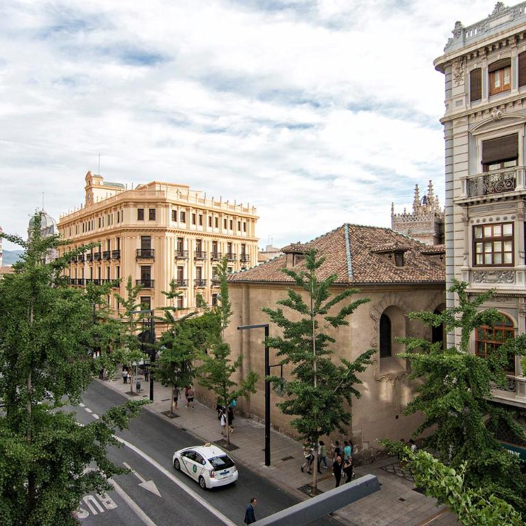 Gran Vía Luxury 3BR - Three-Bedroom Apartment - 11