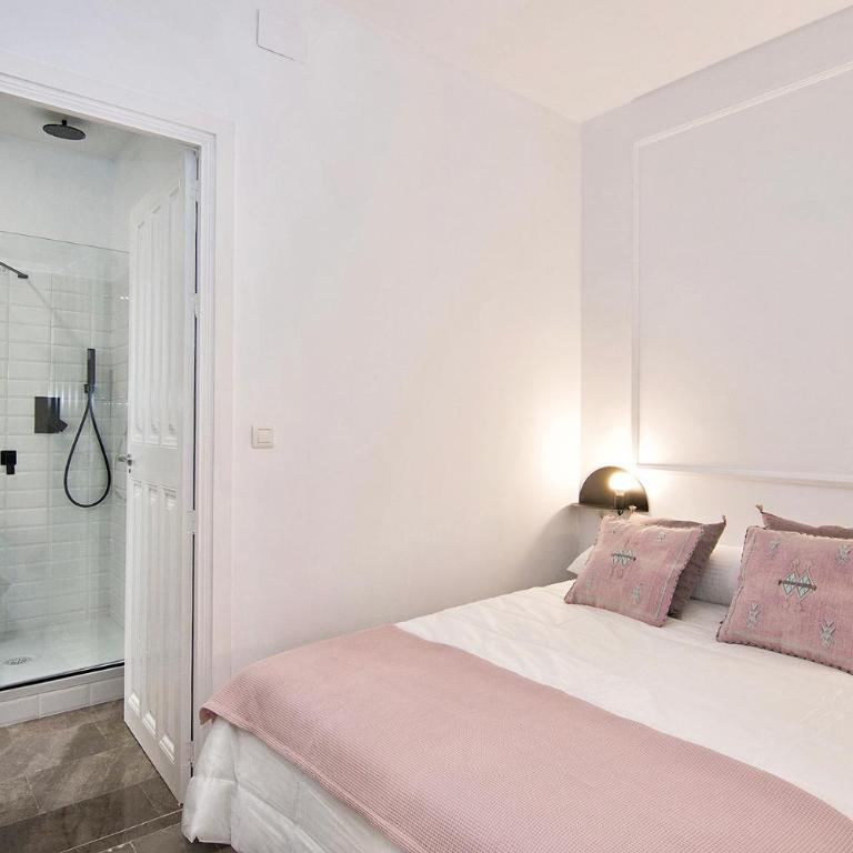 Gran Vía Luxury 3BR - Three-Bedroom Apartment - 12