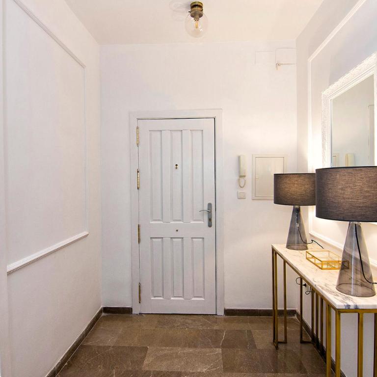 Gran Vía Luxury 3BR - Three-Bedroom Apartment - 43