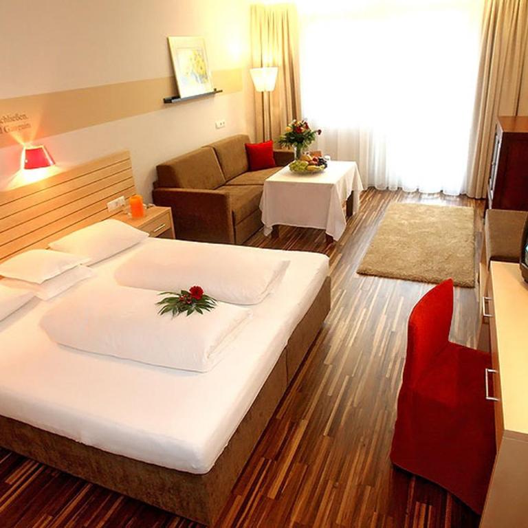 Wohlfühlhotel Schiestl - Doppelzimmer mit Balkon - 9
