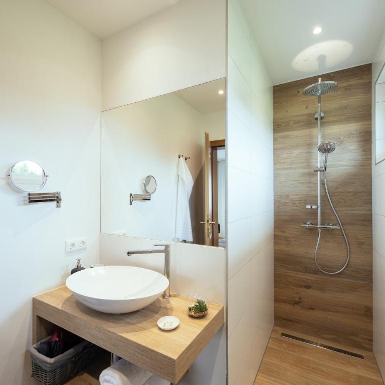 Pension Auszeit Velden - Deluxe Doppelzimmer mit Balkon - 5