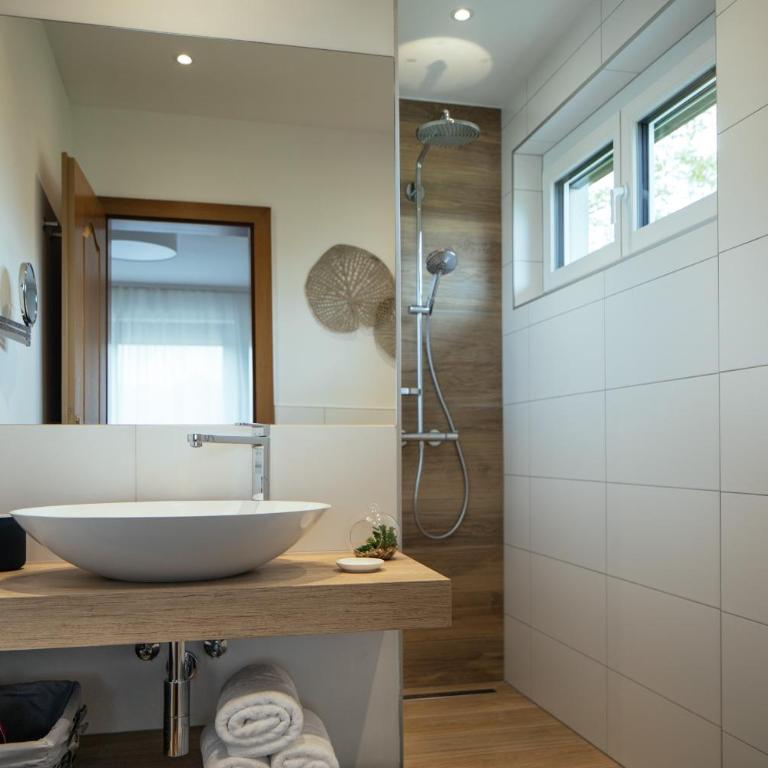 Pension Auszeit Velden - Deluxe Doppelzimmer mit Balkon - 11