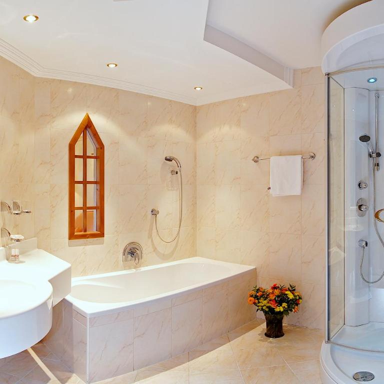 Wohlfühlhotel Schiestl - Deluxe Suite mit Balkon - 3