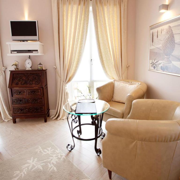 Luxury Rooms Minjon - Deluks Soba s Bračnim Krevetom i Pomoćnim Ležajem - 1