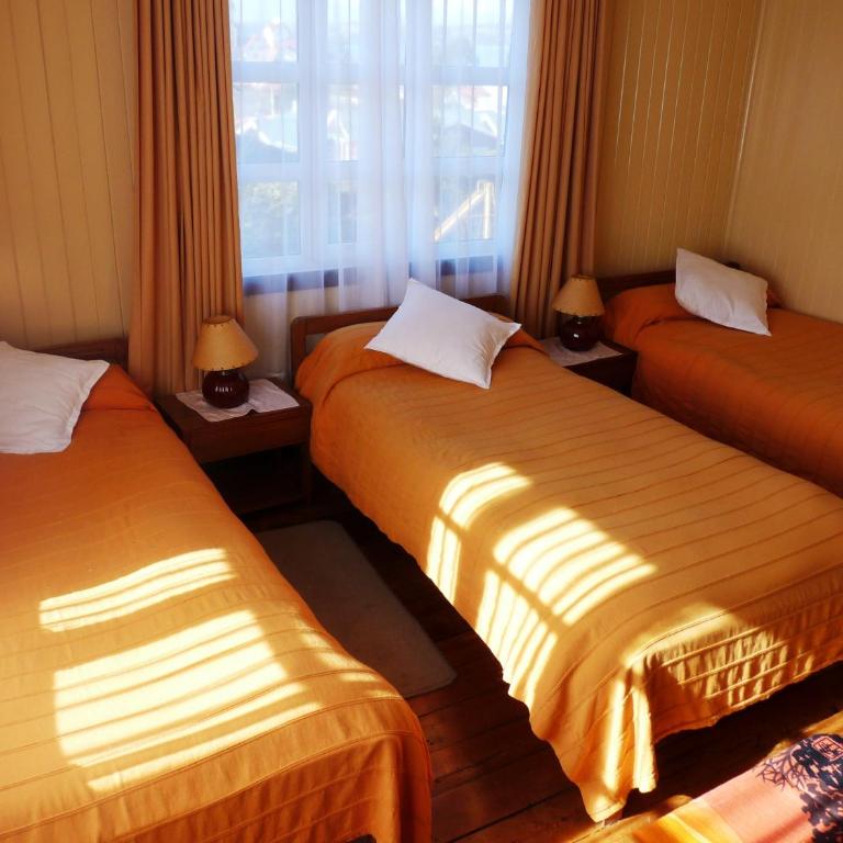 Hostal Opapa Juan - Triple Room with Single Beds - 1