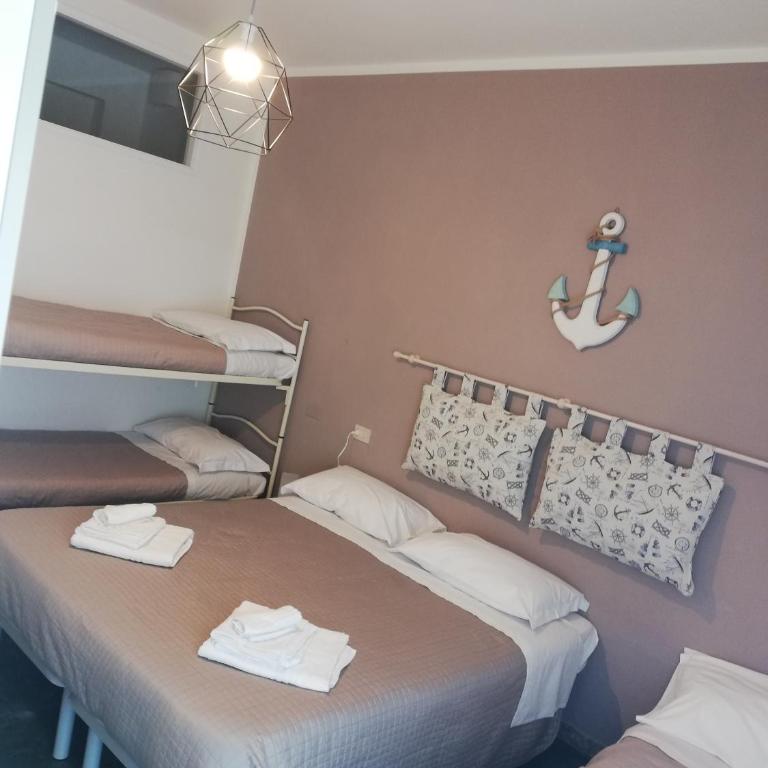 Hotel 21 Riccione - Standard Family Room - 2