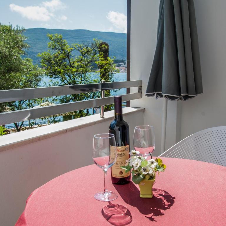 Apartments Mako - One-Bedroom Apartment with Balcony - 12