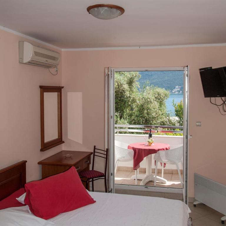 Apartments Mako - One-Bedroom Apartment with Balcony - 16