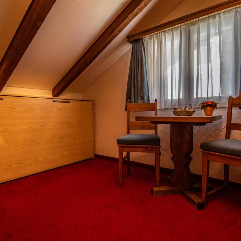 Hotel Weisshorn - Familienzimmer mit Dusche - 2