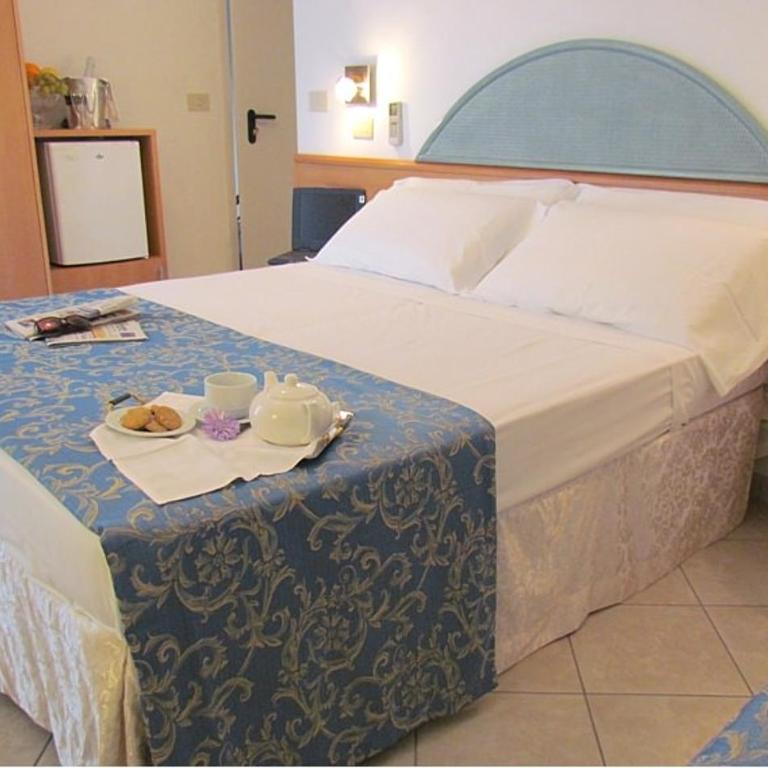 Hotel 4 Stagioni - Deluxe Double Room with Balcony - 2