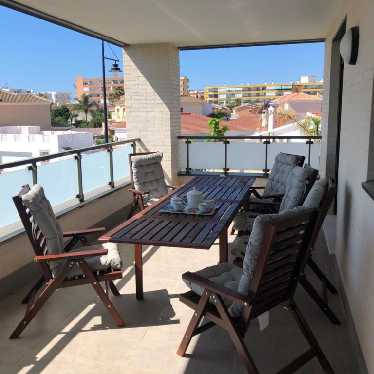Suite Home Los Alamos sol, playa y golf , parking&Wifi - Three-Bedroom Apartment - 30