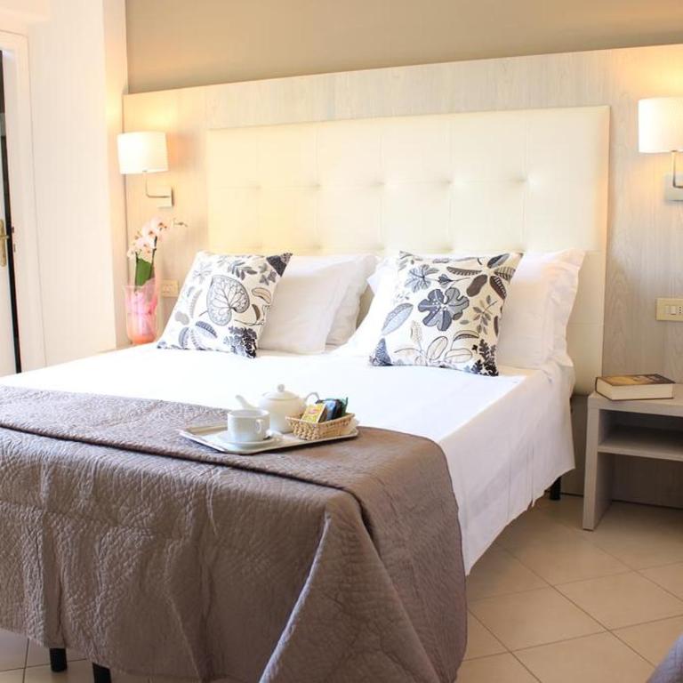 Hotel 4 Stagioni - Triple Room with Balcony - 1
