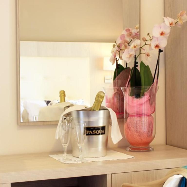 Hotel 4 Stagioni - Triple Room with Balcony - 4