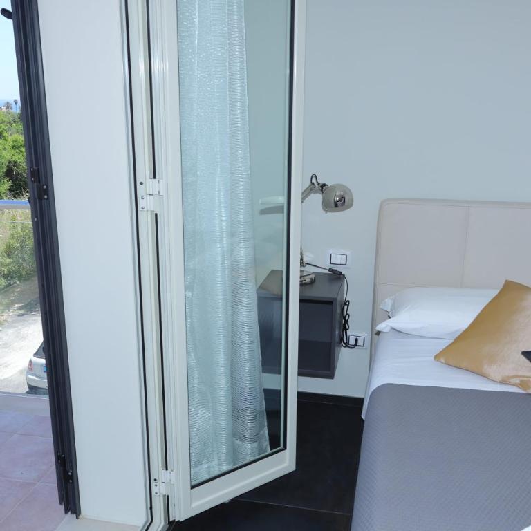 Sunrise B&B Sicilia Avola - Camera Tripla Deluxe con Vista Mare - 4