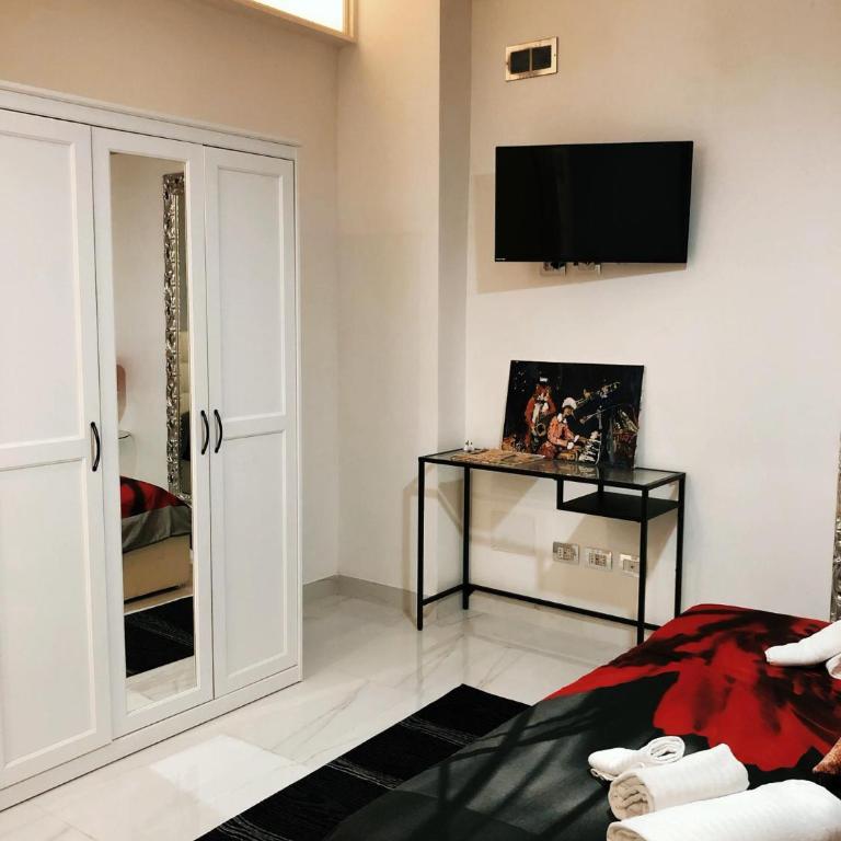 Spagna Gregoriana 46 - Three-Bedroom Apartment - 10
