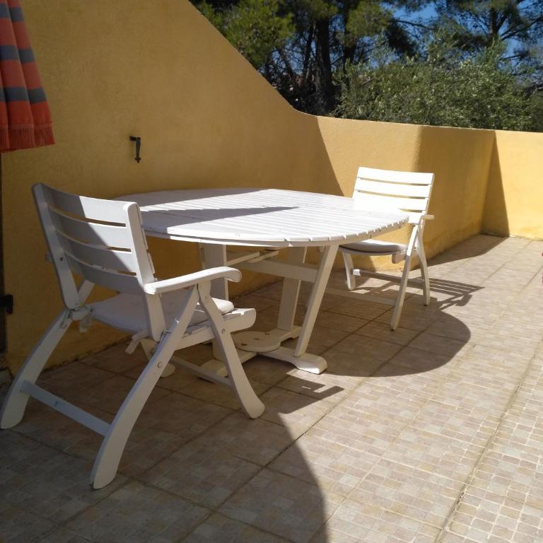 Chambres de la Terre Blanche - Chambre Double avec Salle de Bains Commune - 2