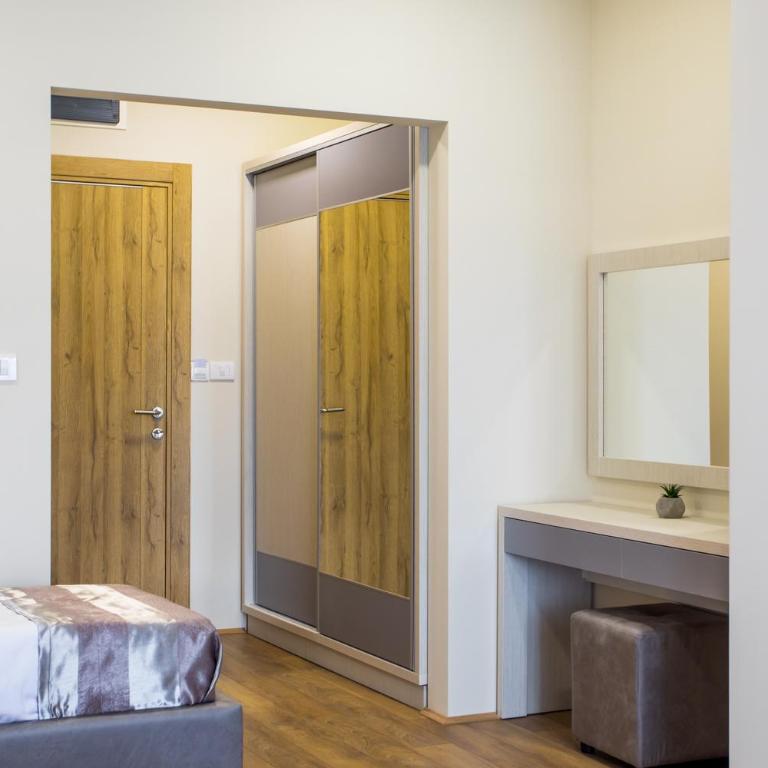 Hotel Olimpija plus - Deluxe Triple Room with Sea View - 10
