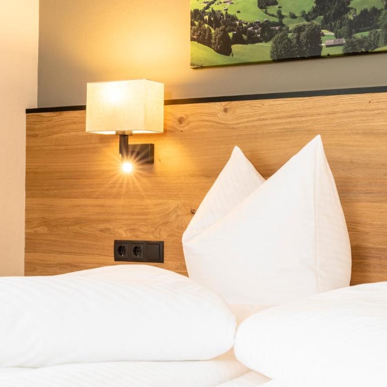 Hotel Stockerwirt - Doppelzimmer mit Seeblick - 2