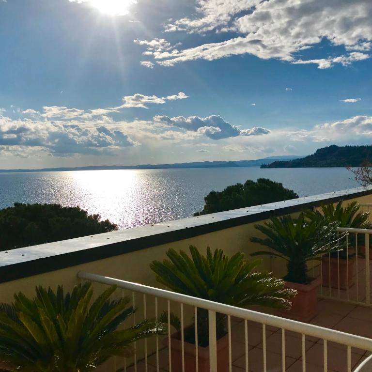 Hotel Roma - Camera Matrimoniale/Doppia con Letti Singoli con Vista Lago. - 5