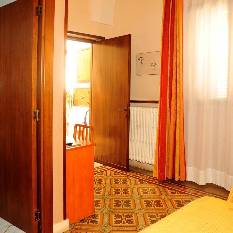 B&B Viaprimaldo Camere - Camera Matrimoniale/Doppia con Letti Singoli con Bagno Privato - 5