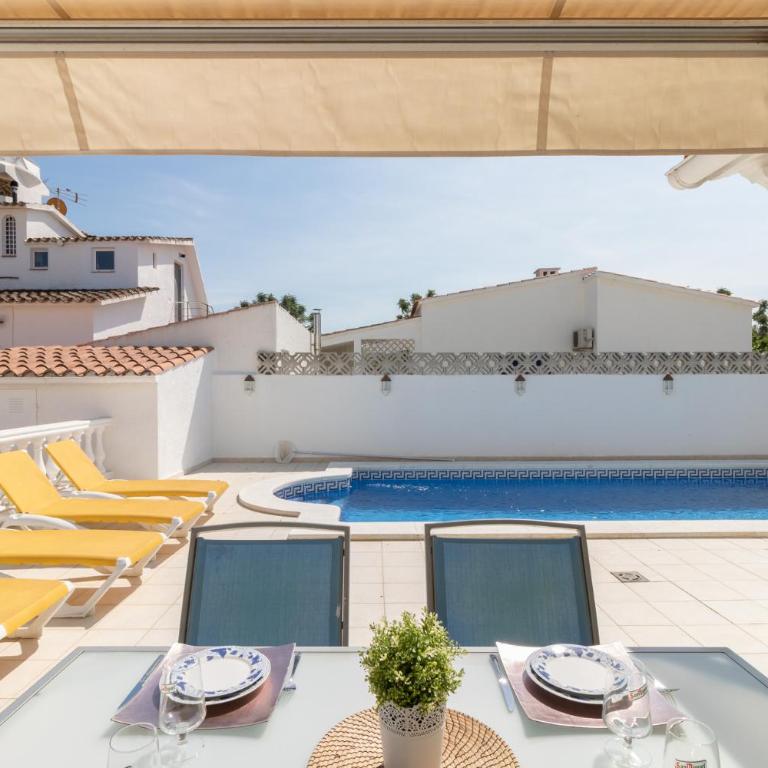 Goldhome - Montseny 11 - Private heated pool - Villa con piscina privada - 28