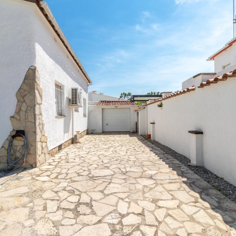 Goldhome - Montseny 11 - Private heated pool - Villa con piscina privada - 36