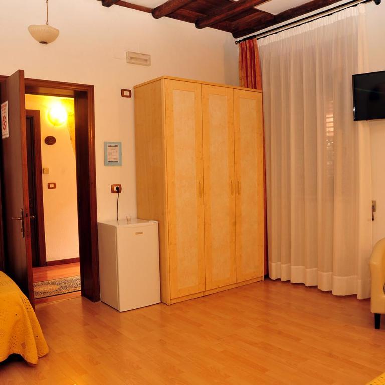 B&B Viaprimaldo Camere - Camera Tripla con Bagno Privato - 3
