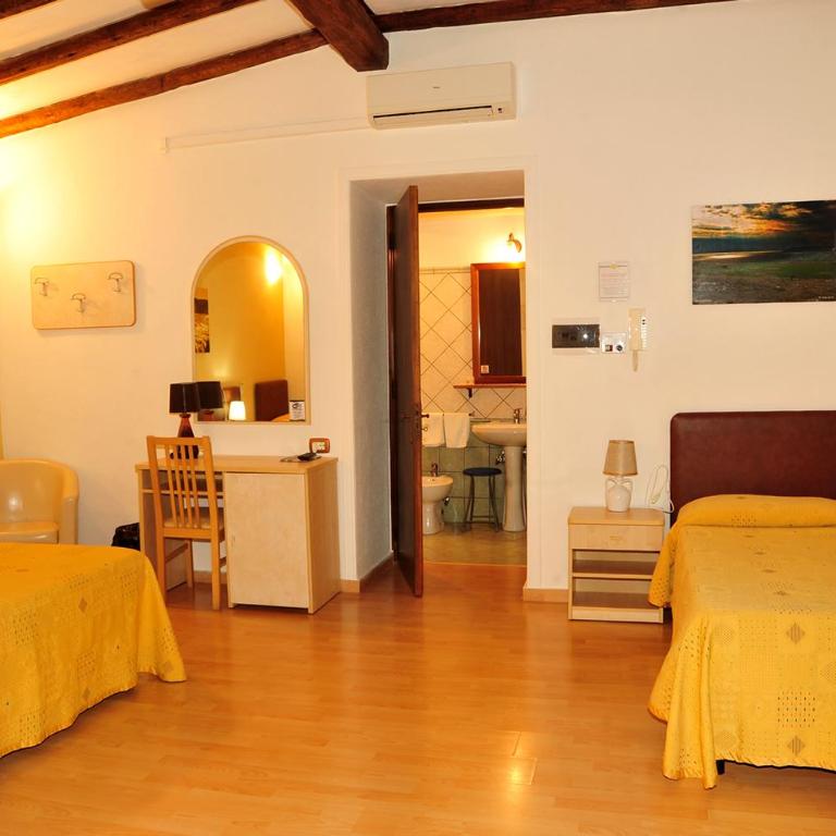 B&B Viaprimaldo Camere - Camera Tripla con Bagno Privato - 5