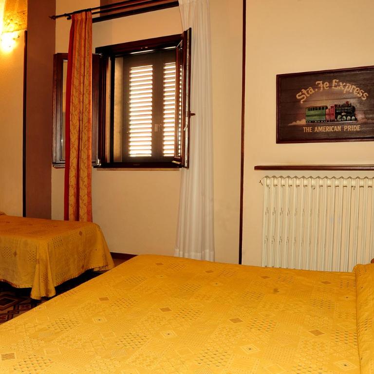 B&B Viaprimaldo Camere - Camera Matrimoniale/Doppia con Letti Singoli con Bagno Privato - 1