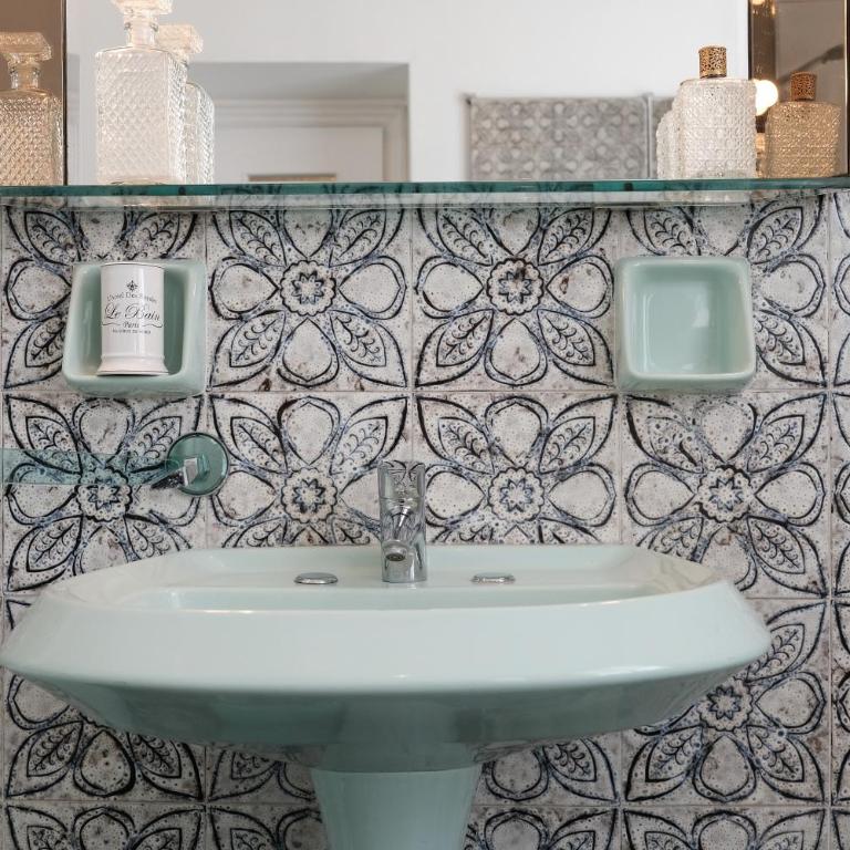 B&B Casa Del Priore - Camera Familiare con Bagno in Comune - 15