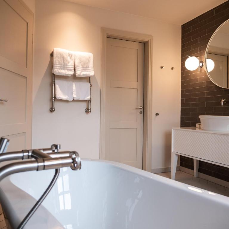 Alpenloge Design Hotel - Deluxe Suite mit Kingsize-Bett - 4