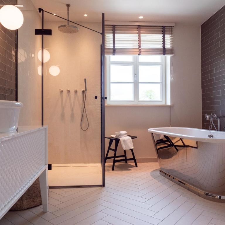 Alpenloge Design Hotel - Deluxe Suite mit Kingsize-Bett - 7