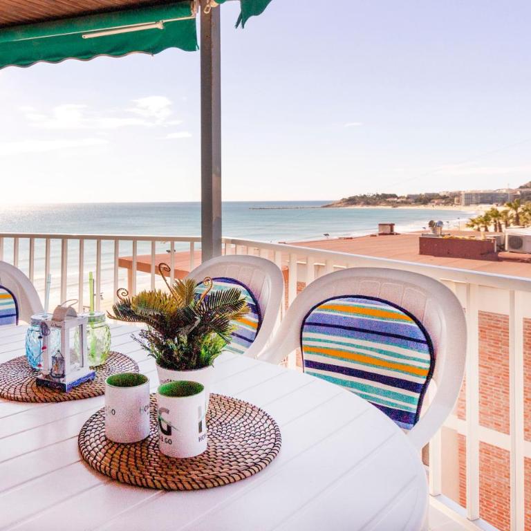Homes&Go Bell Racó Confort III - Three-Bedroom Apartment - 4