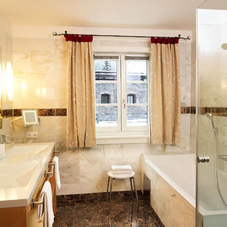 die Krone von Lech - Romantikhotel - Luxushotel in bester Lage - Deluxe Doppelzimmer - 7