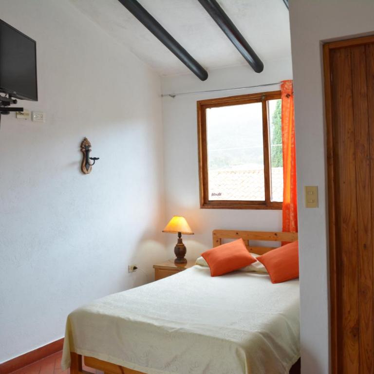 Hospedaje El Mirador - Habitación Triple con baño privado - 1