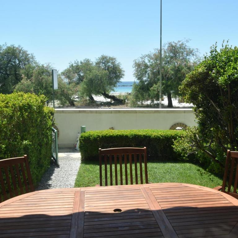 Beach-front boutique apartment Lido 113 - Apartment with Sea View - 20