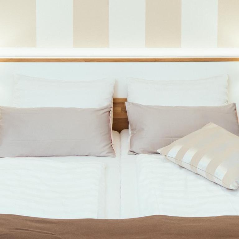 Pension Auszeit Velden - Deluxe Doppelzimmer mit Balkon - 9