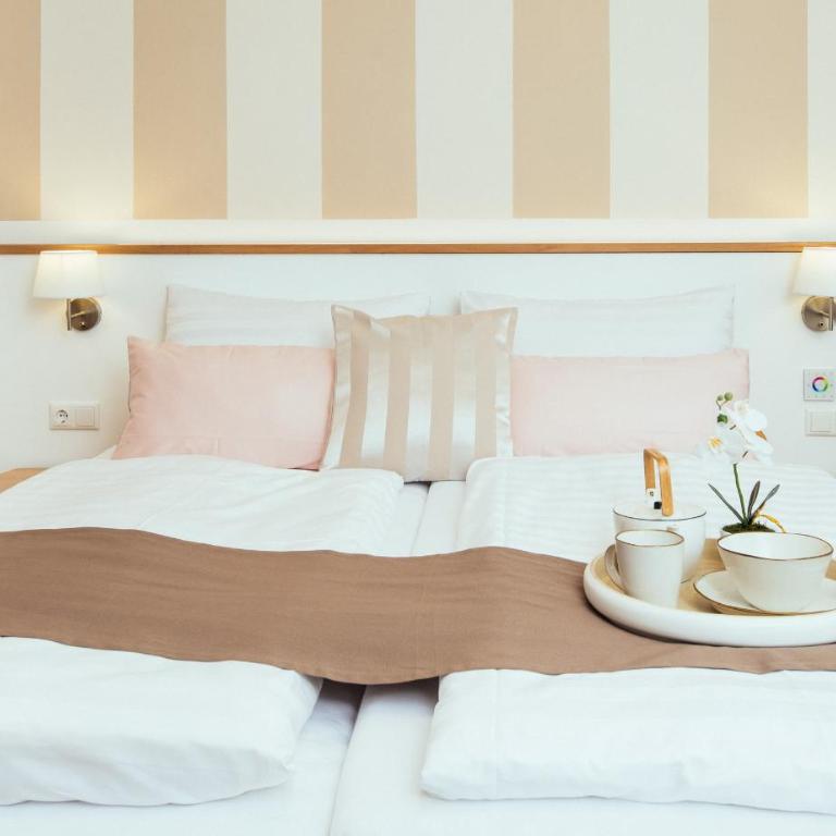Pension Auszeit Velden - Deluxe Doppelzimmer mit Balkon - 13