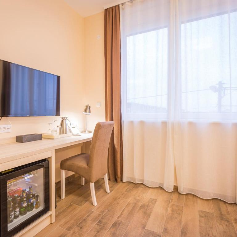 Hotel Mar Garni - Superior Dvokrevetna Soba sa Bračnim Krevetom - 2