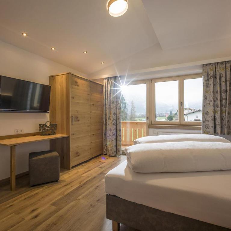 Haus Kreidl - Three-Bedroom Apartment - 7