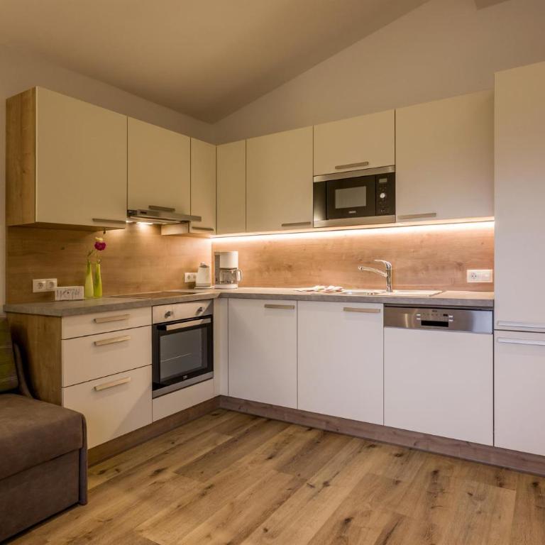 Haus Kreidl - Three-Bedroom Apartment - 1
